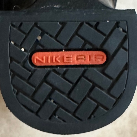 Cole Haan Nike Air Sara Nubuck Leather Short Boot Dark Gray/Black Size 7 Casual - Picture 9 of 12